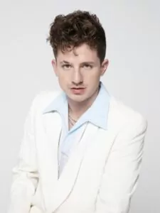 web-storie-Charlie Puth lança álbum Charlie com participação de Jung Kook do BTS Aconteceu no mundo da músicca - Rádio Social Plus Brasil