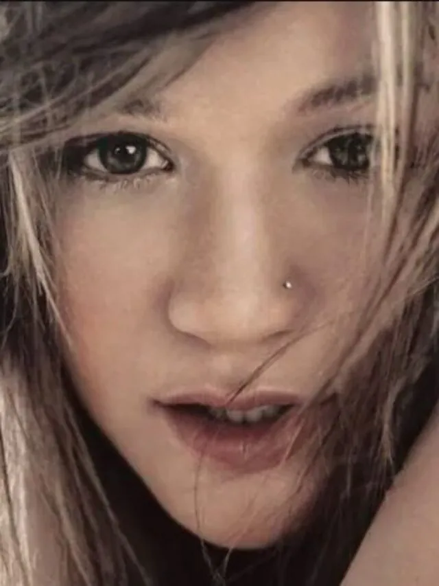 Kelly Clarkson expõe promessa quebrada do American Idol